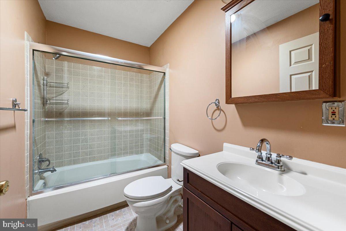 RIDGEFIELD - Residential