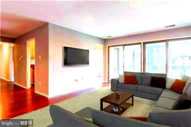 JEFFERSON MEWS - Residential Lease