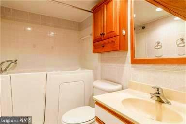 JEFFERSON MEWS - Residential Lease