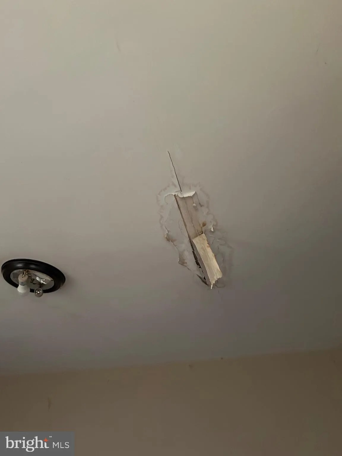 Philadelphia, Pennsylvania 19140, United States, 3 Bedrooms Bedrooms, ,1 BathroomBathrooms,Residential,Active,241954