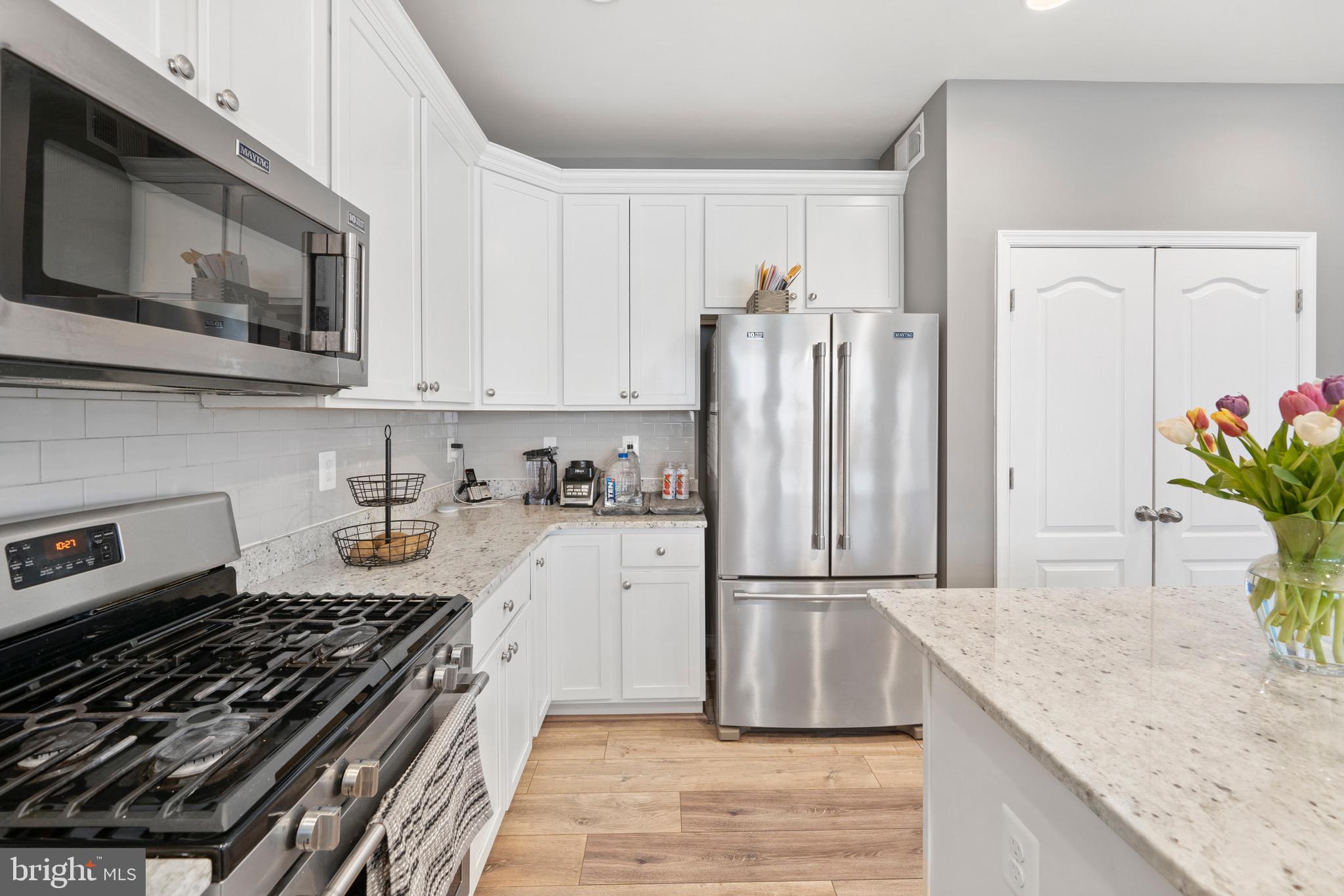 WINDSOR MANOR - Residential