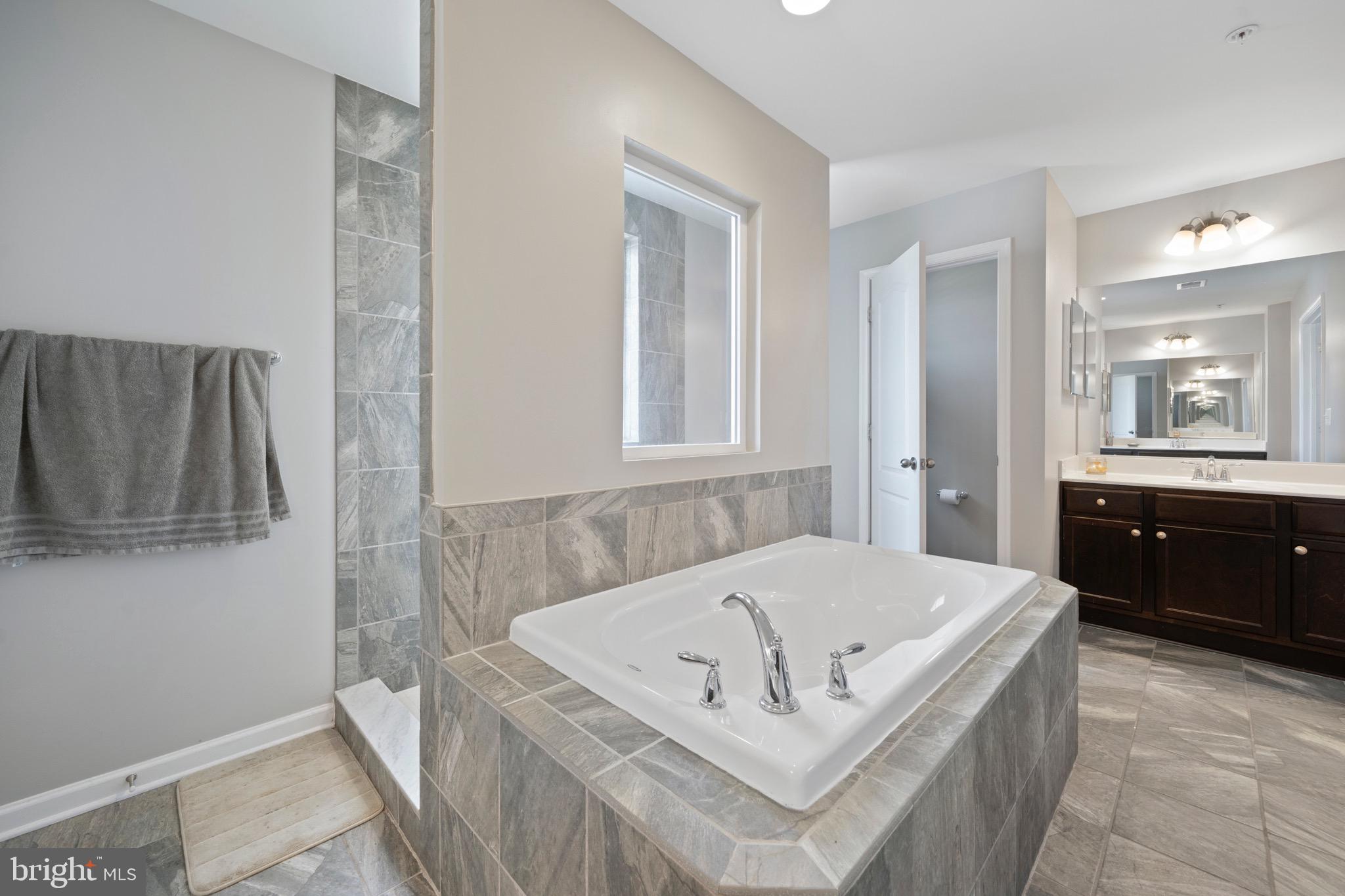 WINDSOR MANOR - Residential