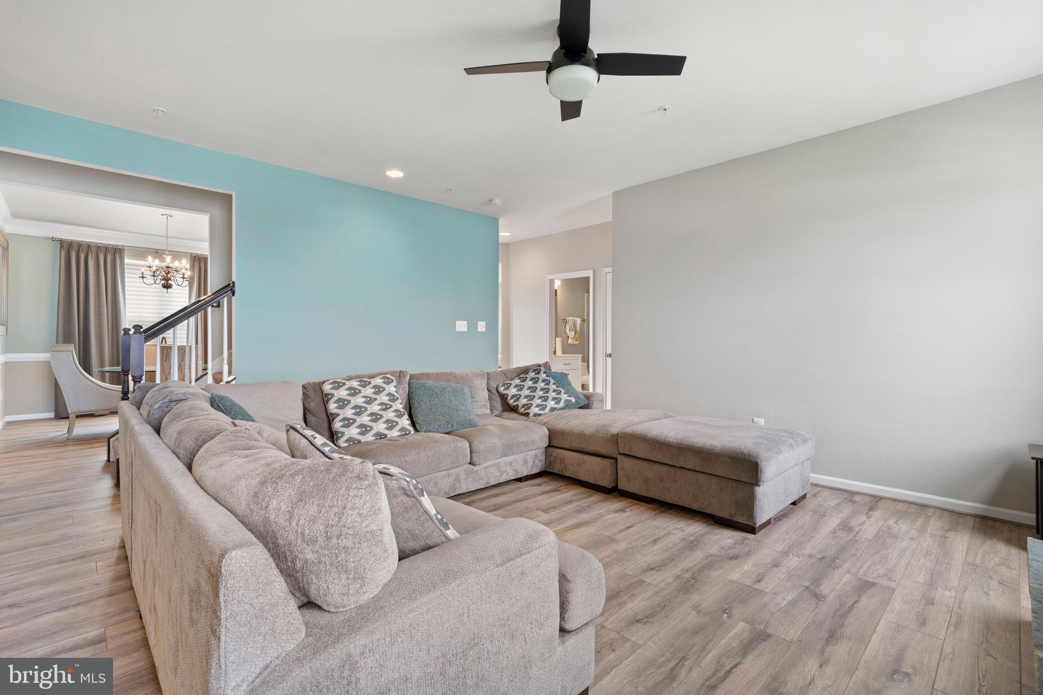 WINDSOR MANOR - Residential