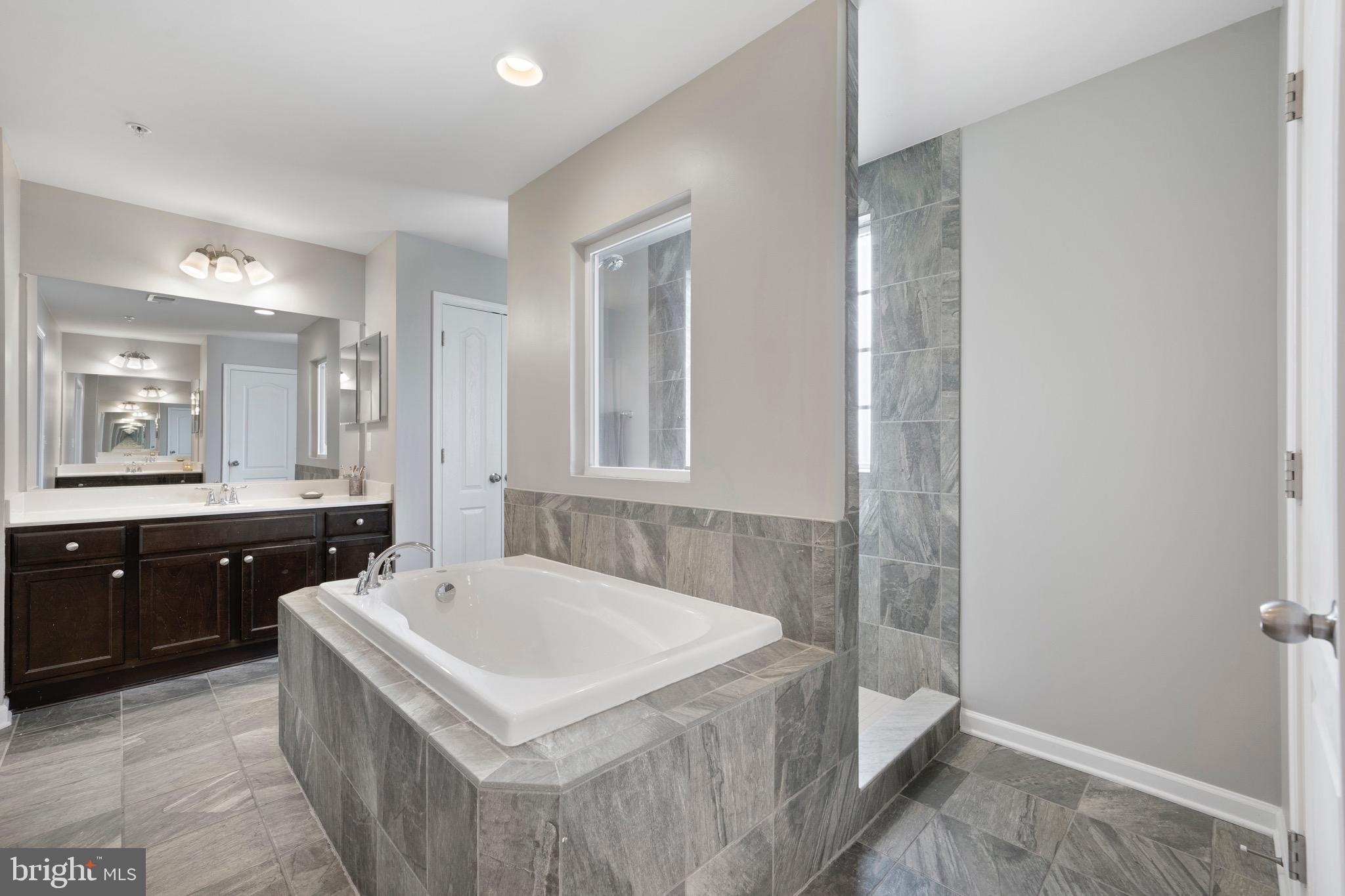 WINDSOR MANOR - Residential