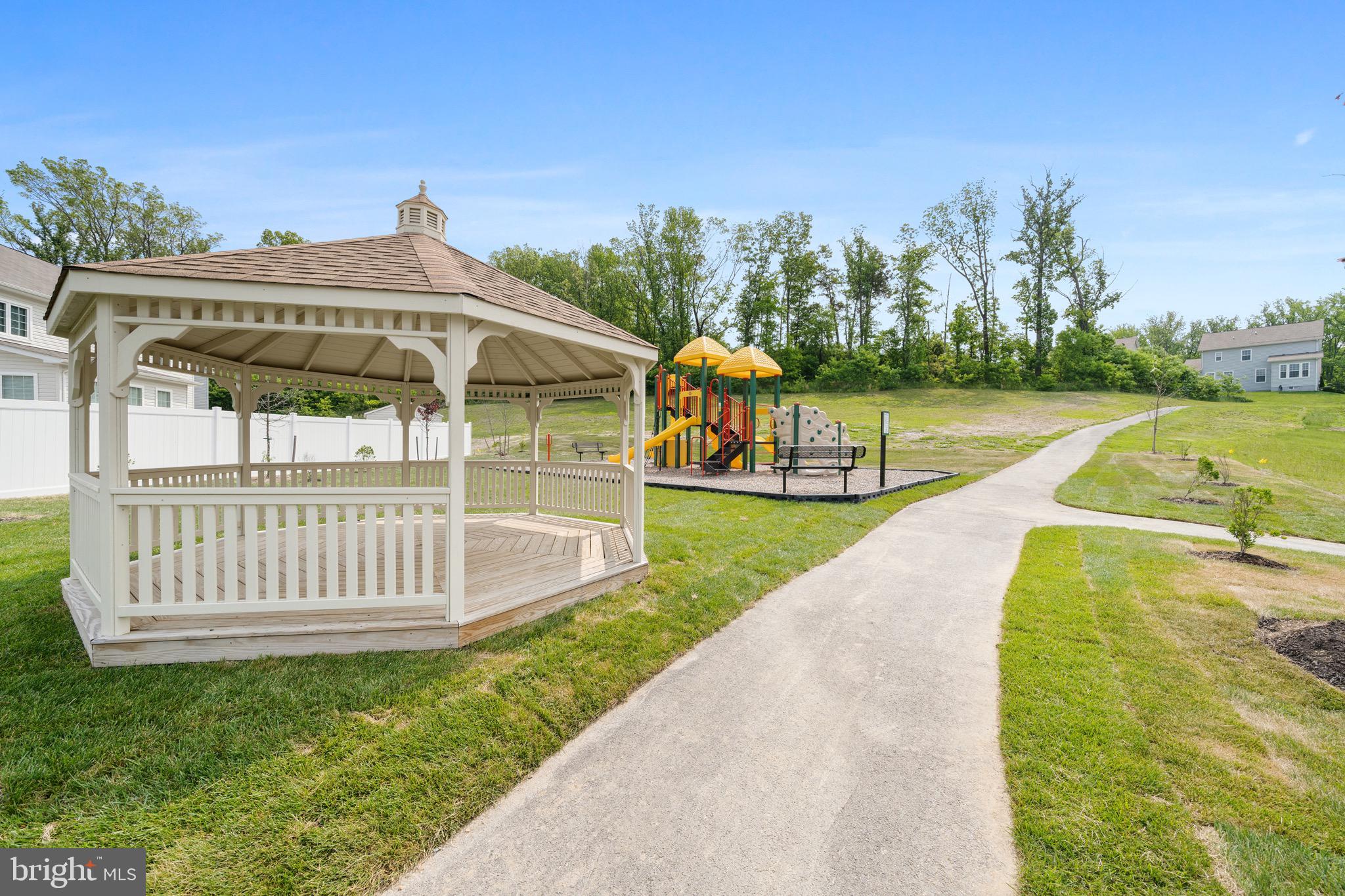 WINDSOR MANOR - Residential