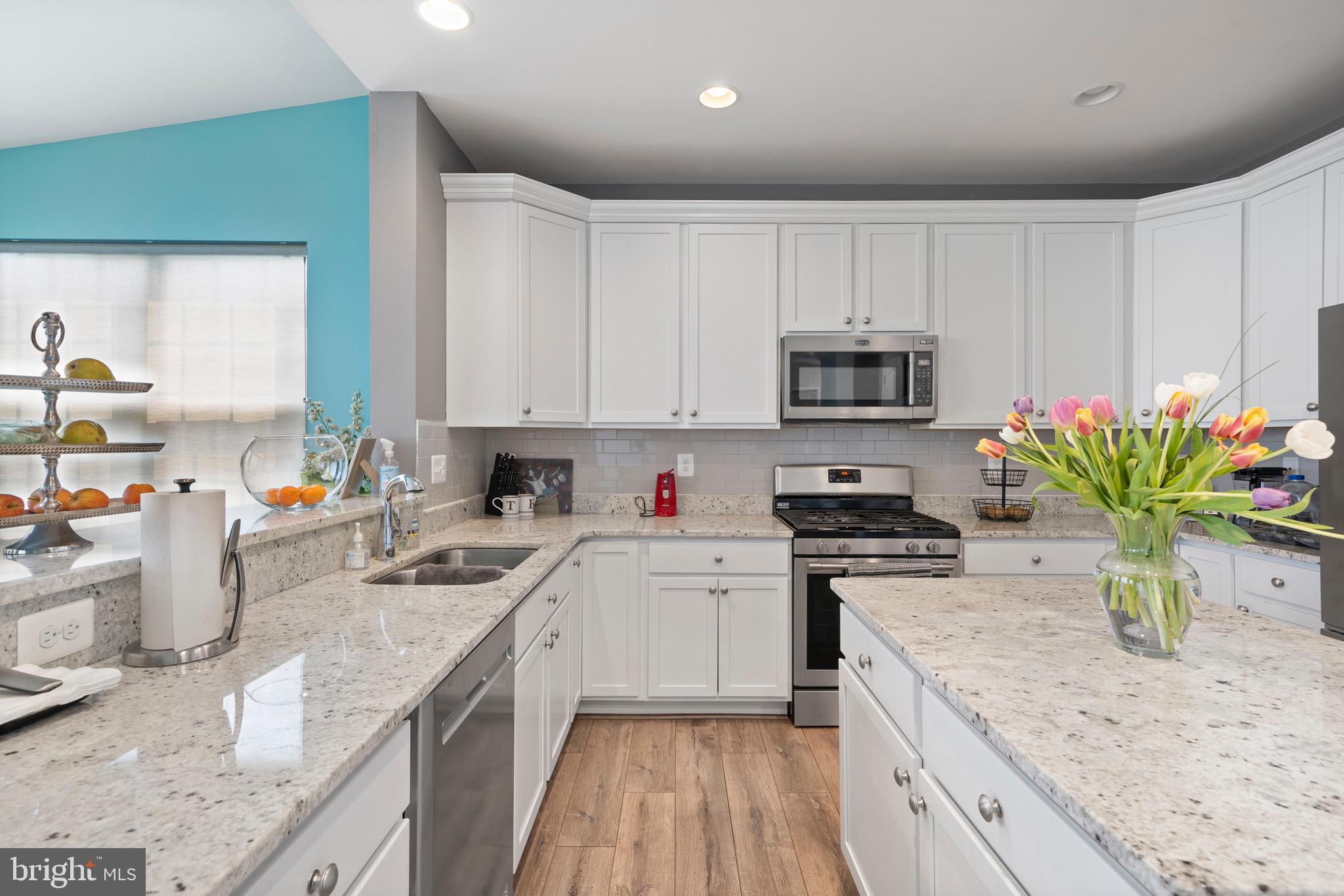 WINDSOR MANOR - Residential