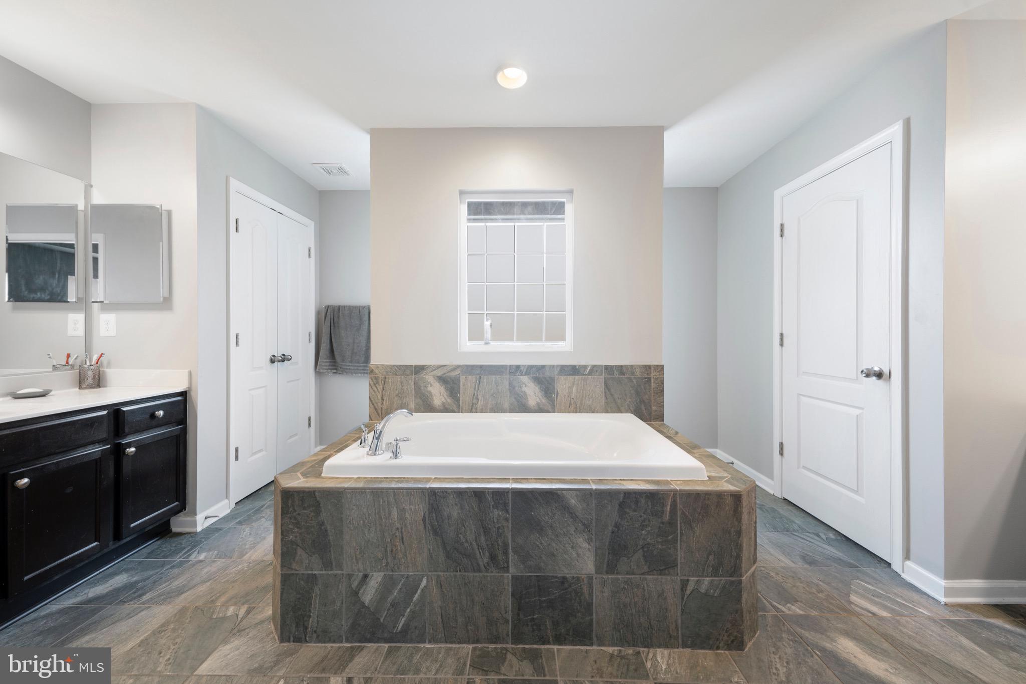 WINDSOR MANOR - Residential