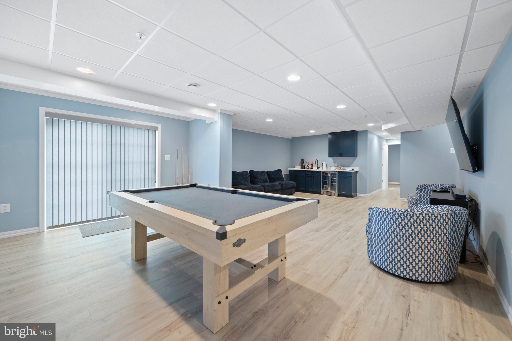 WINDSOR MANOR - Residential