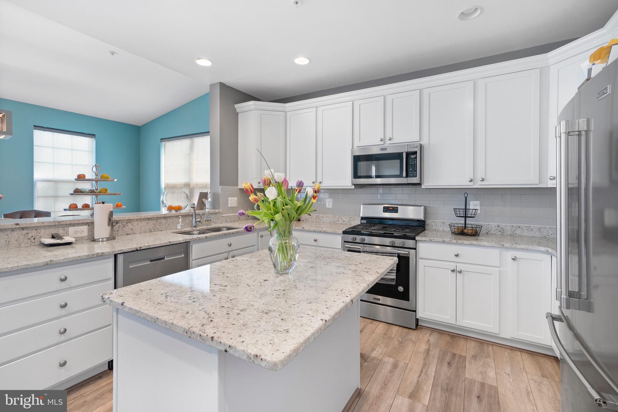 WINDSOR MANOR - Residential