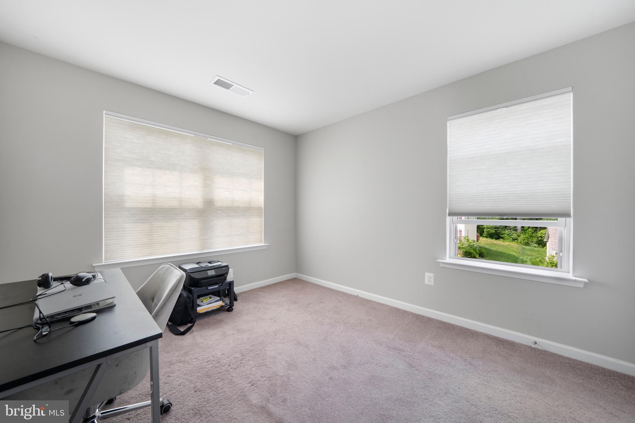 WINDSOR MANOR - Residential