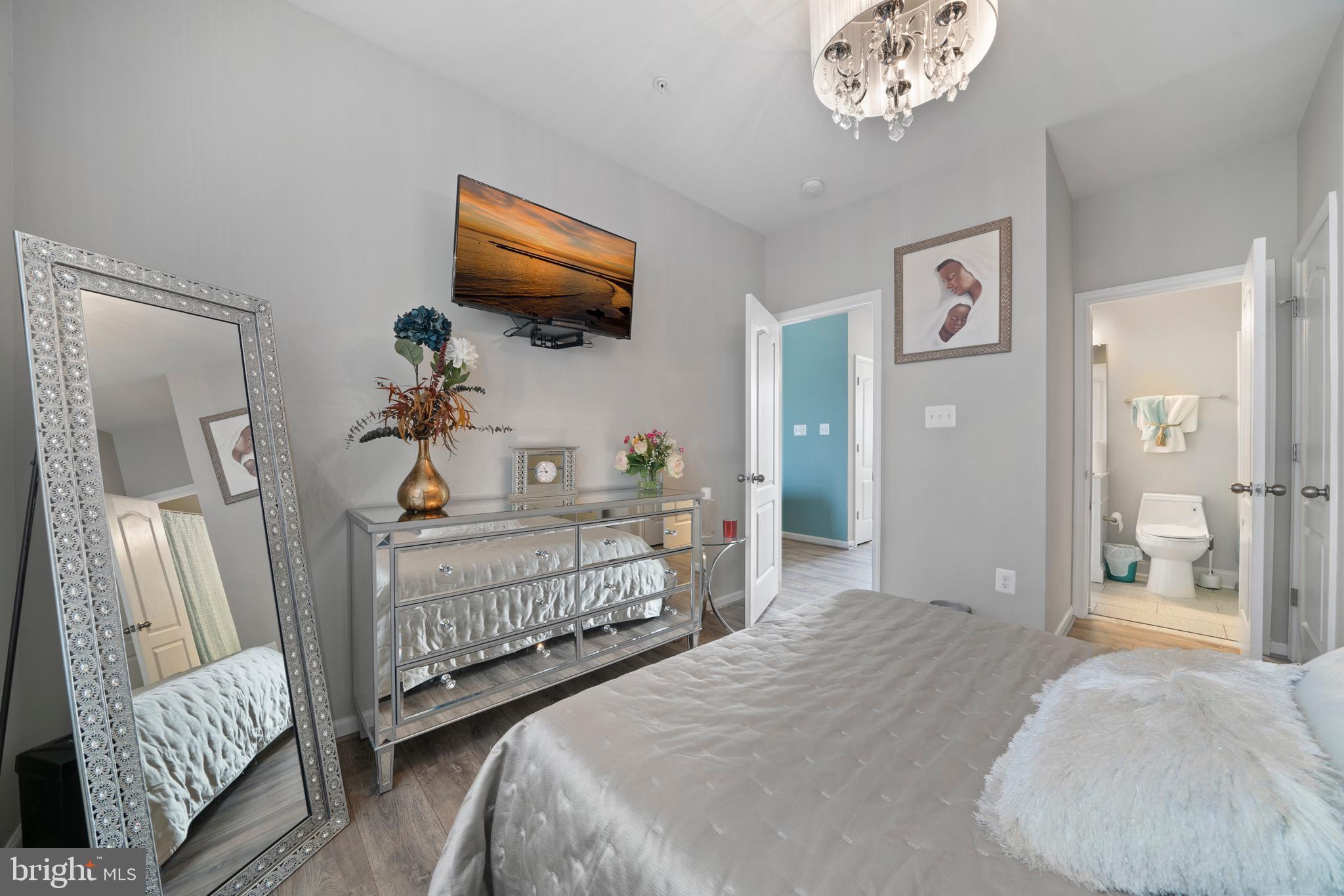 WINDSOR MANOR - Residential