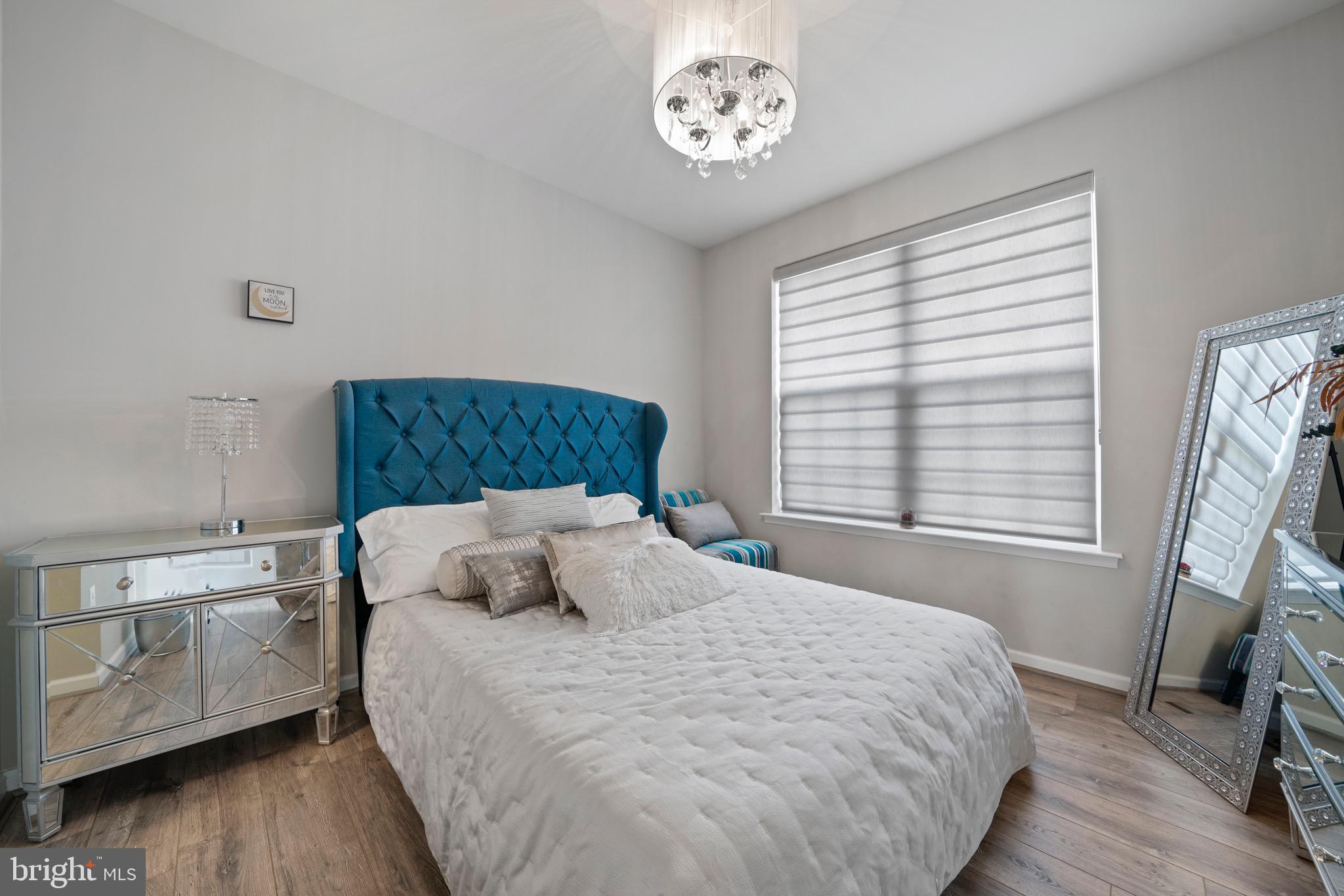 WINDSOR MANOR - Residential