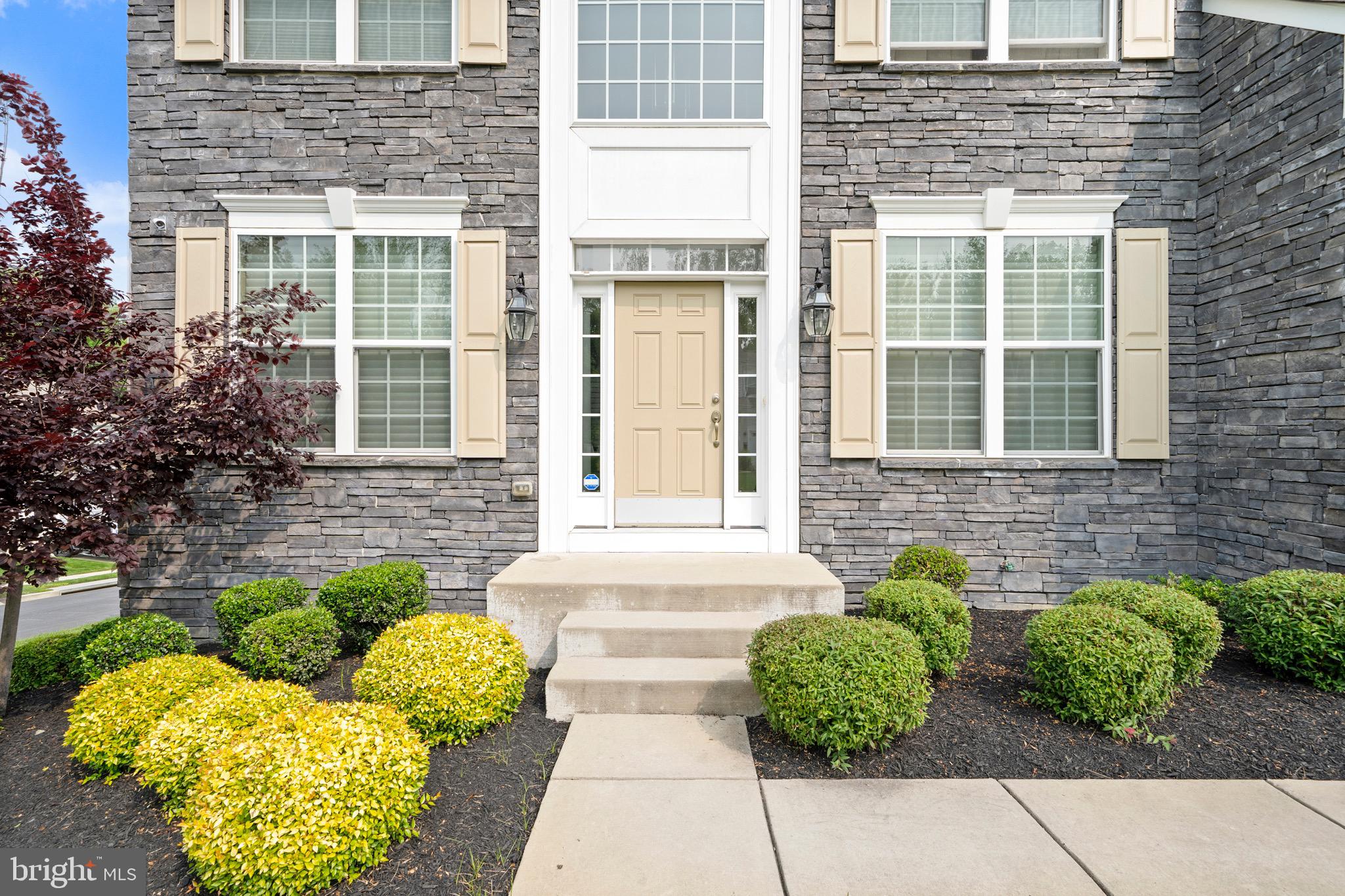 WINDSOR MANOR - Residential