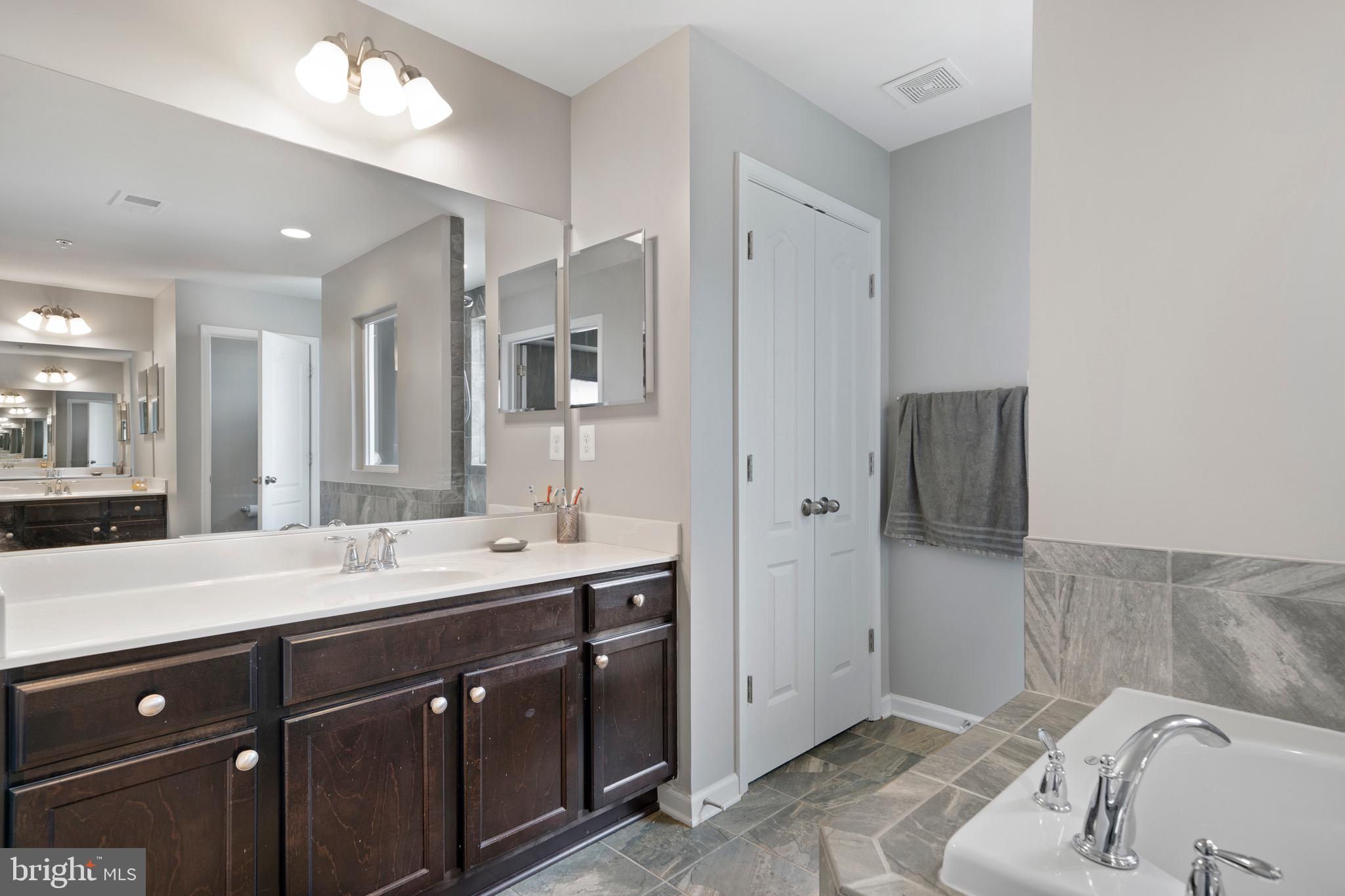 WINDSOR MANOR - Residential