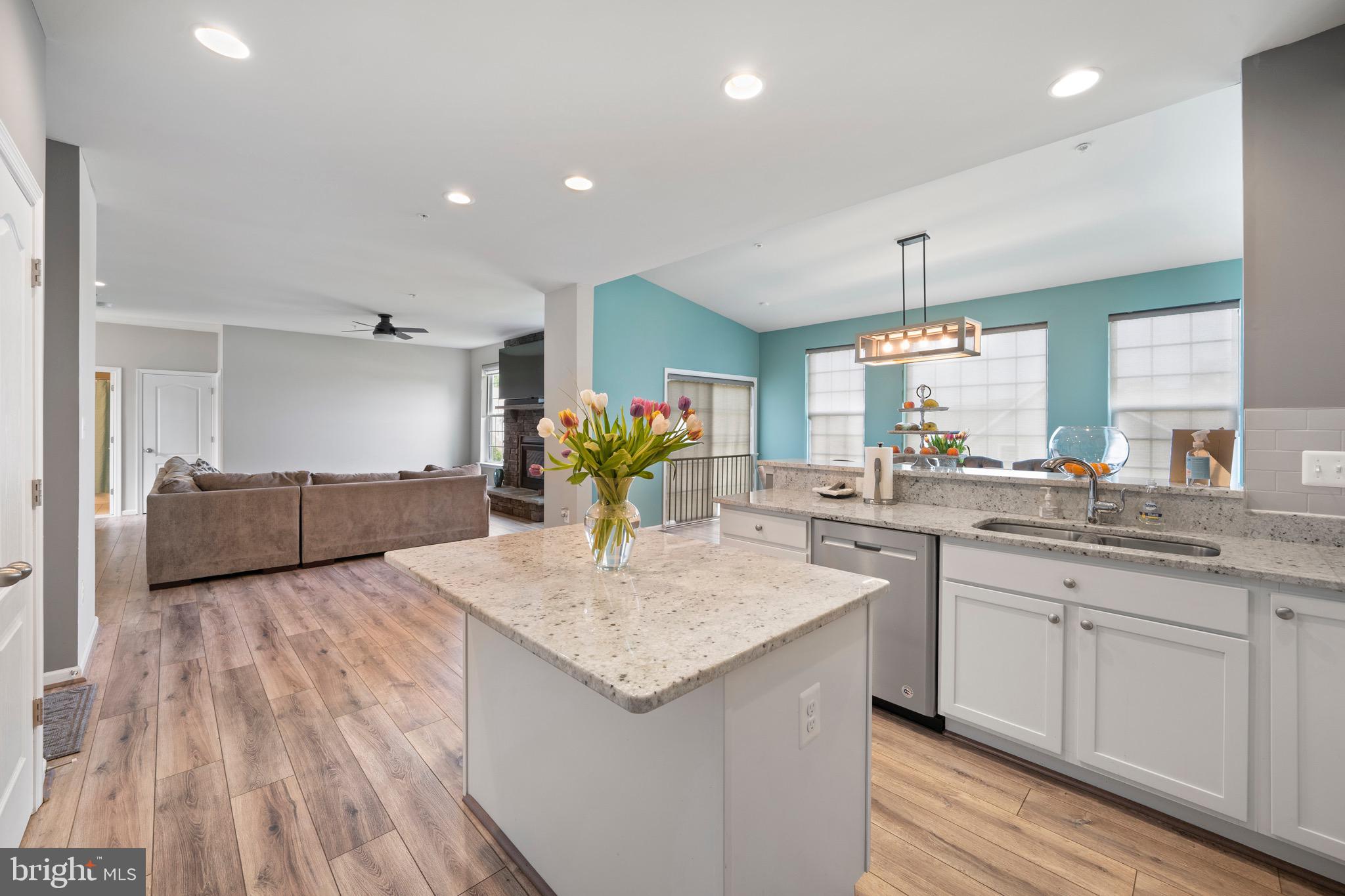 WINDSOR MANOR - Residential