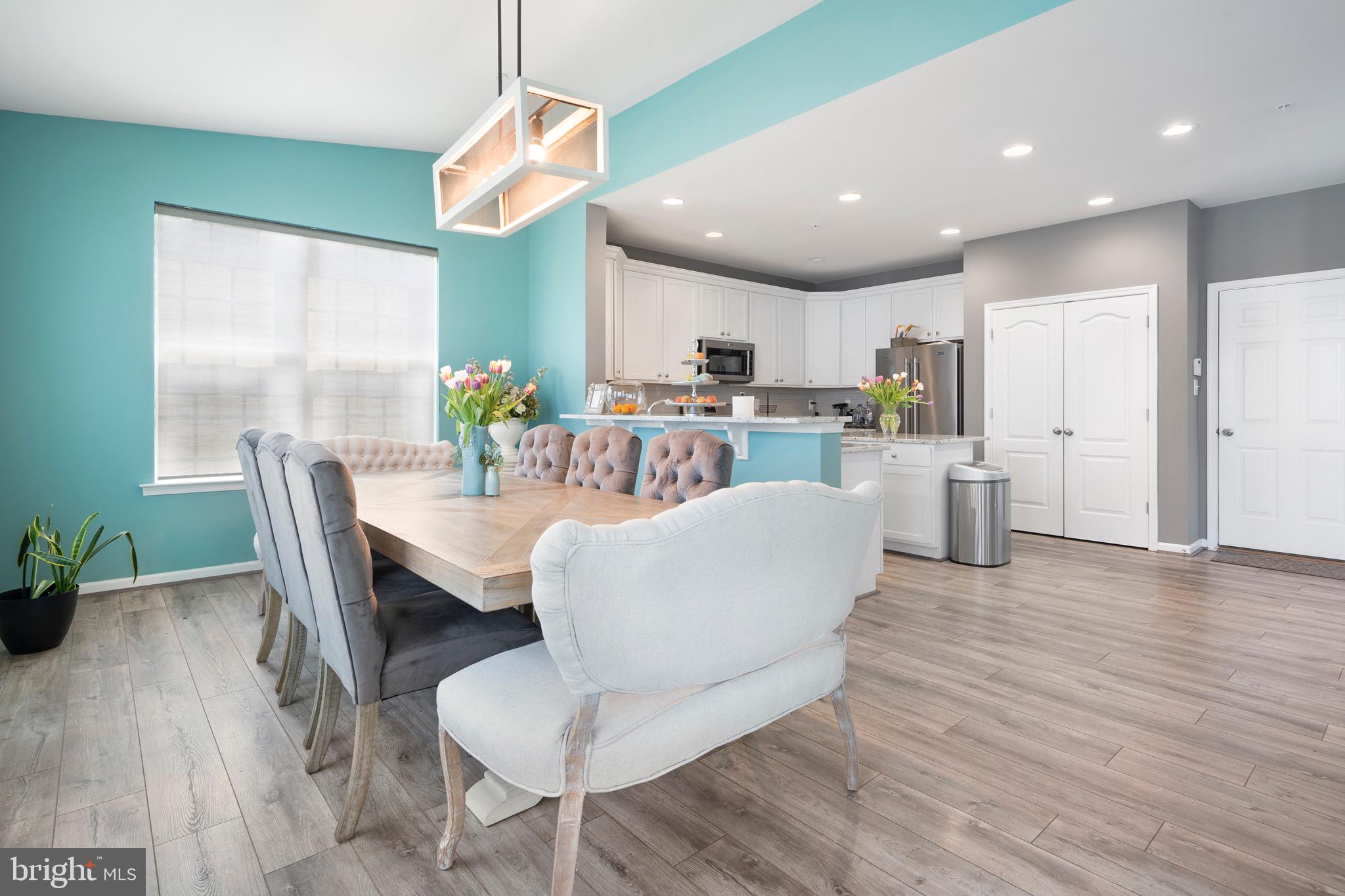 WINDSOR MANOR - Residential