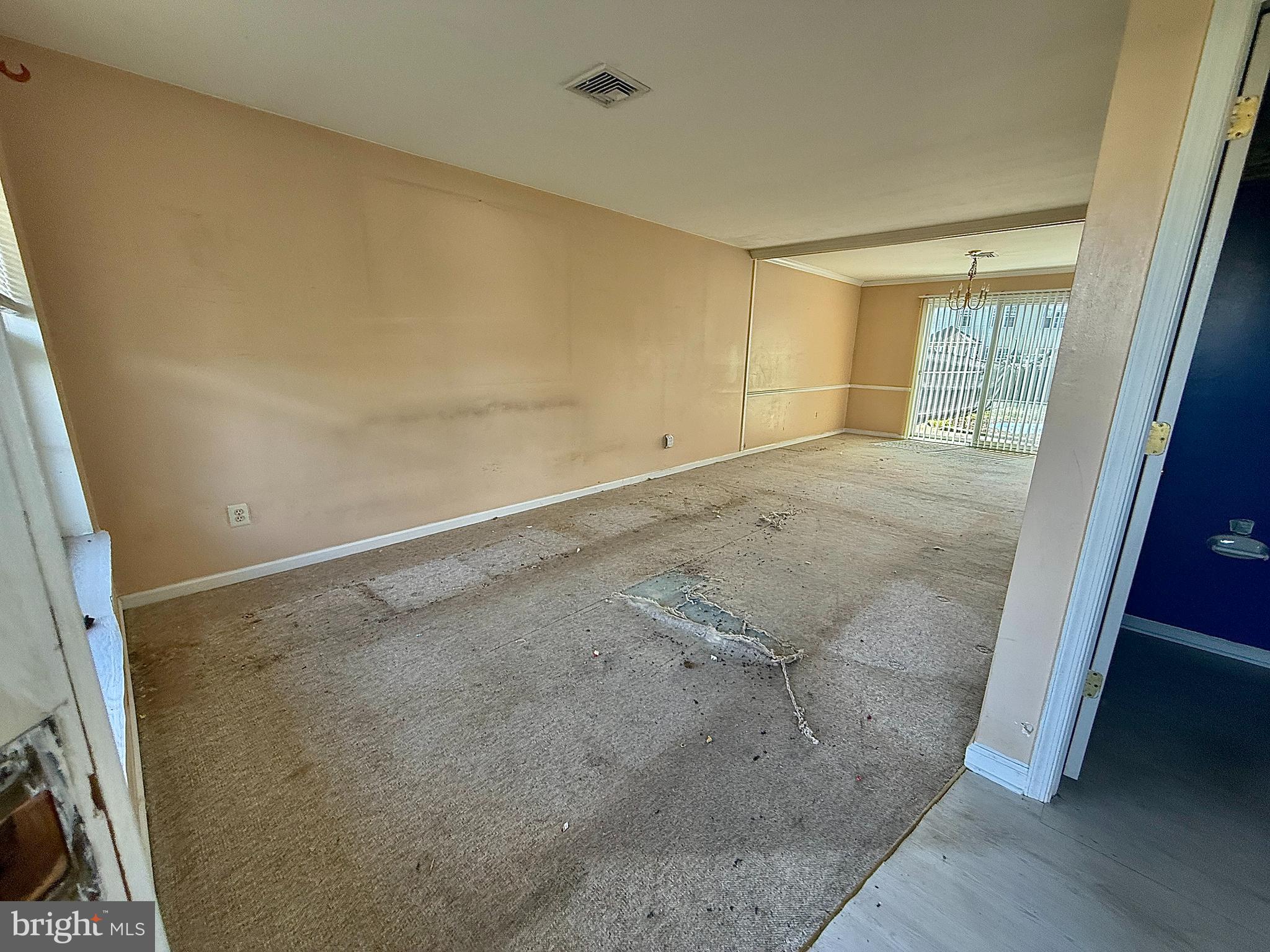 1129 SCHOOL HOUSE LN