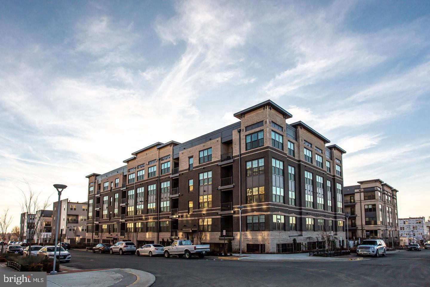 METROPARK AT ARROWBROOK - Residential