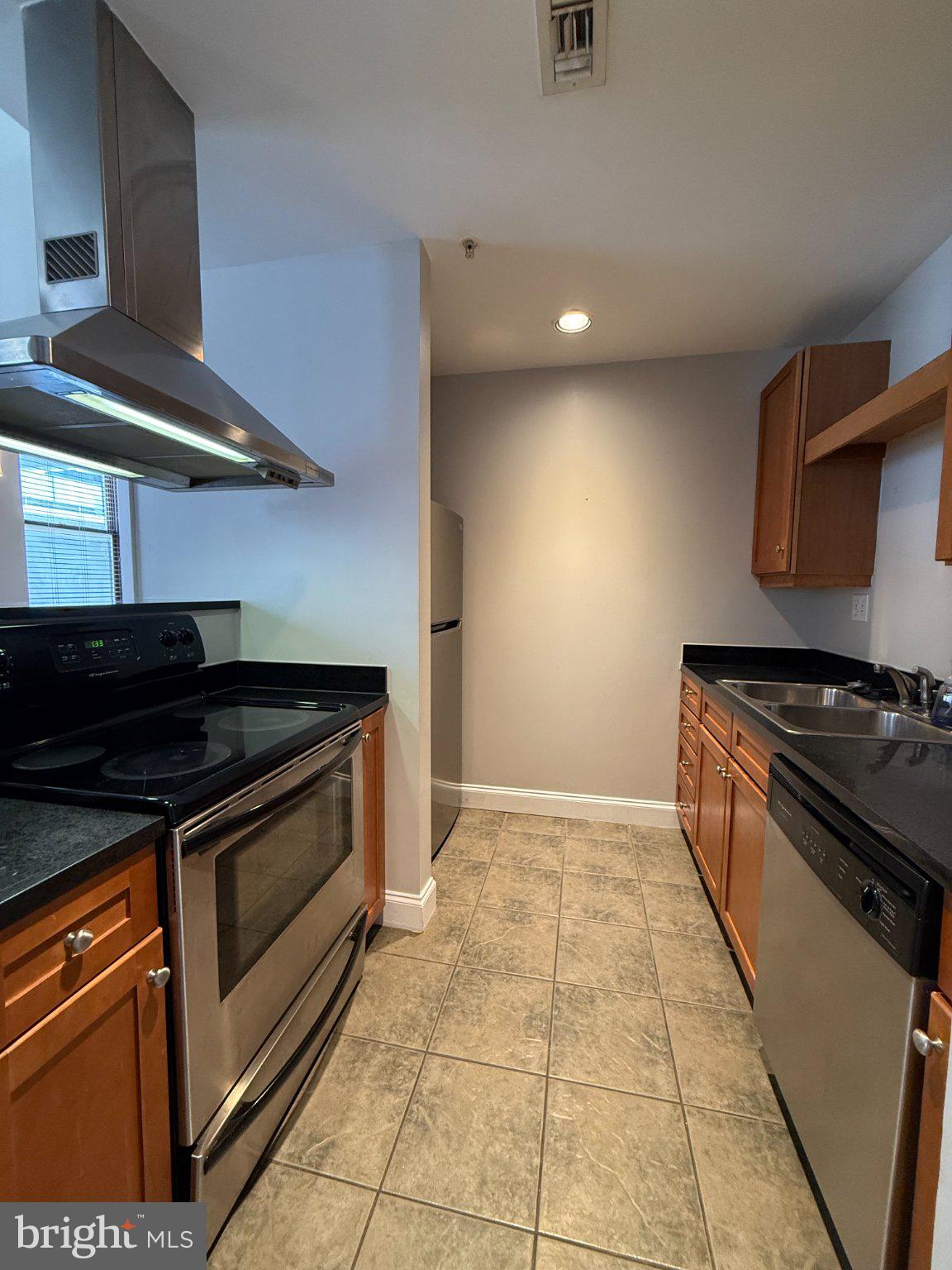 1211 LIGHT STREET 209