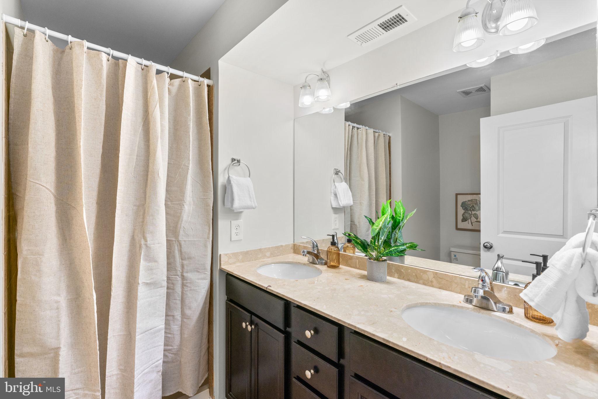 ATHENA SQUARE - Residential