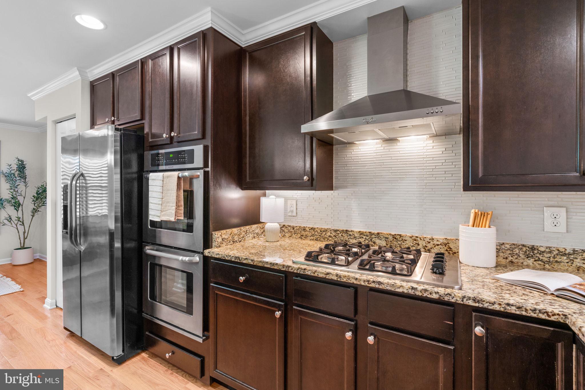 ATHENA SQUARE - Residential