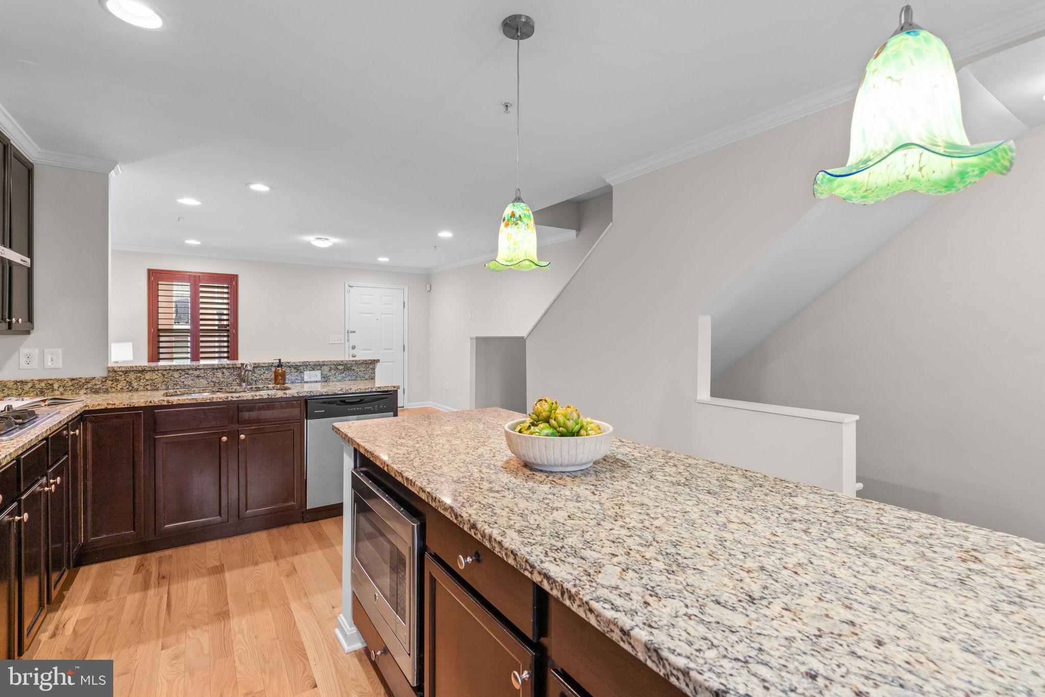 ATHENA SQUARE - Residential