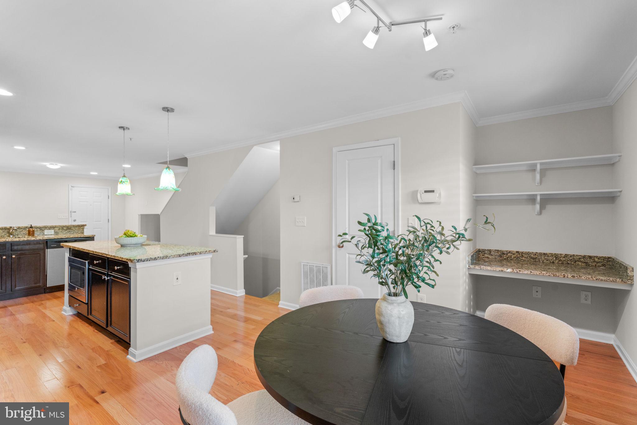 ATHENA SQUARE - Residential