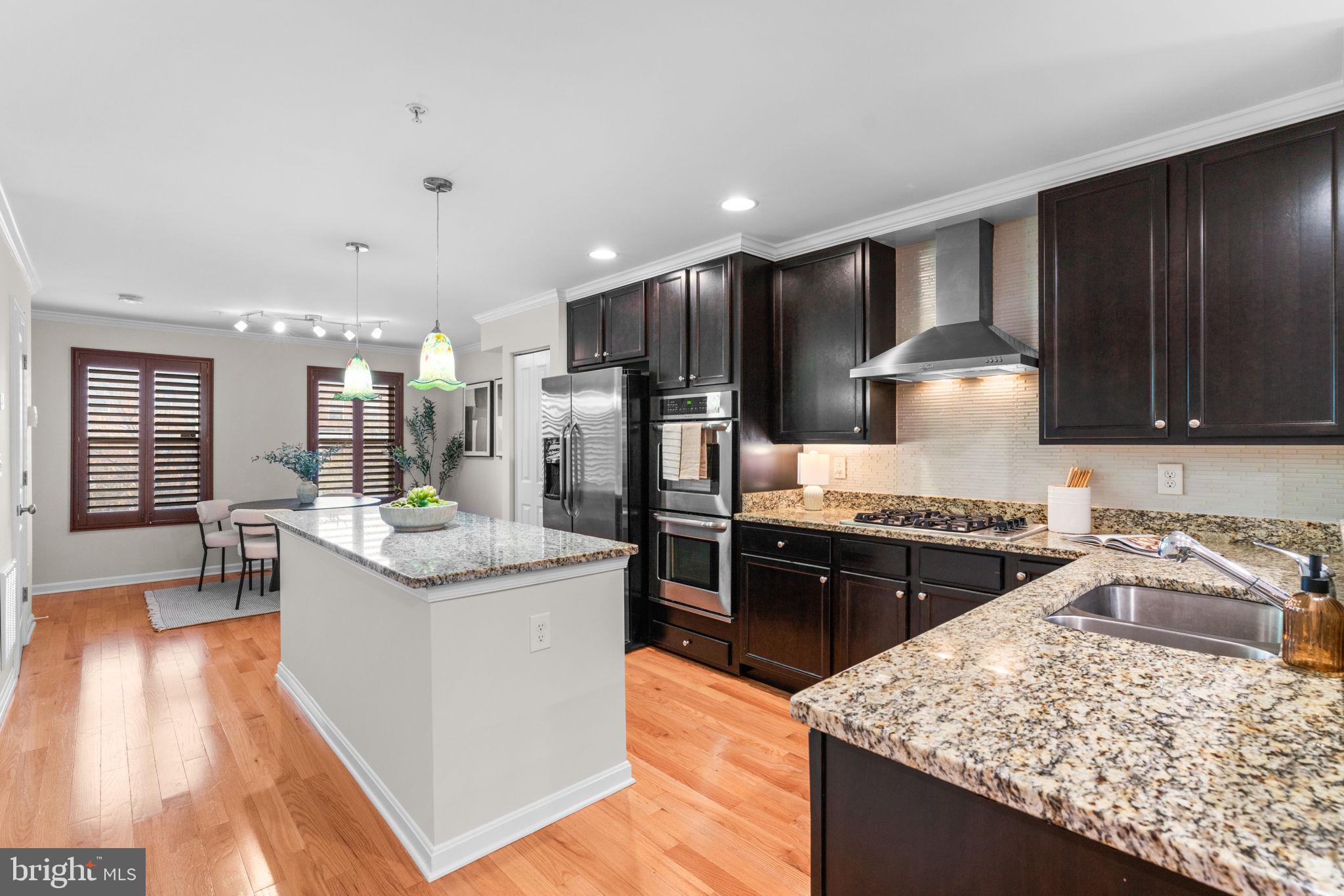 ATHENA SQUARE - Residential