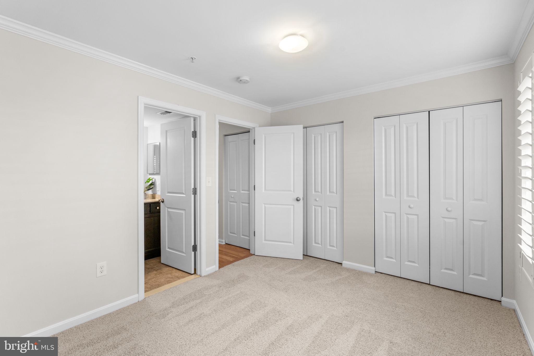 ATHENA SQUARE - Residential