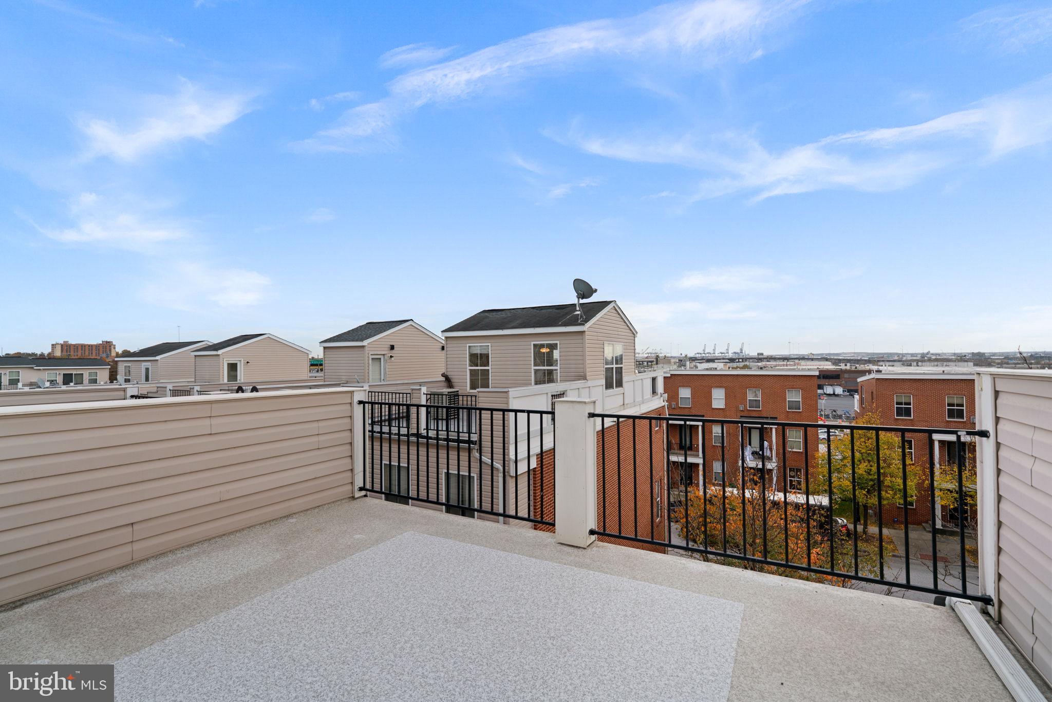 ATHENA SQUARE - Residential