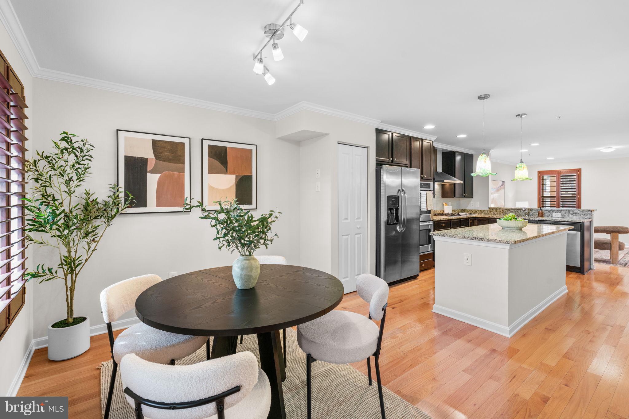 ATHENA SQUARE - Residential