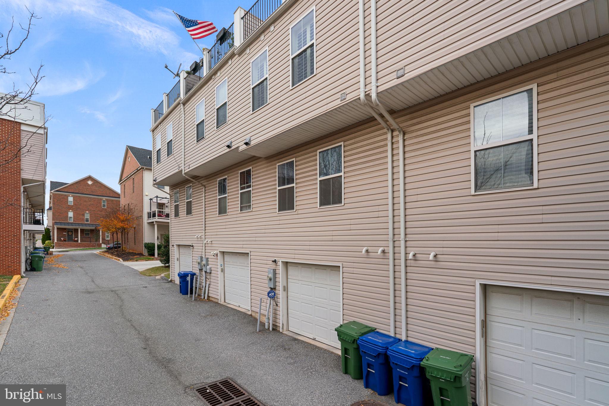 ATHENA SQUARE - Residential