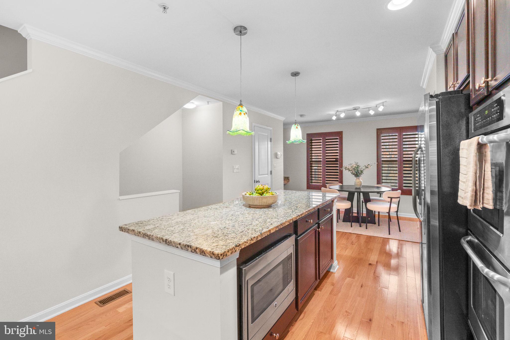 ATHENA SQUARE - Residential