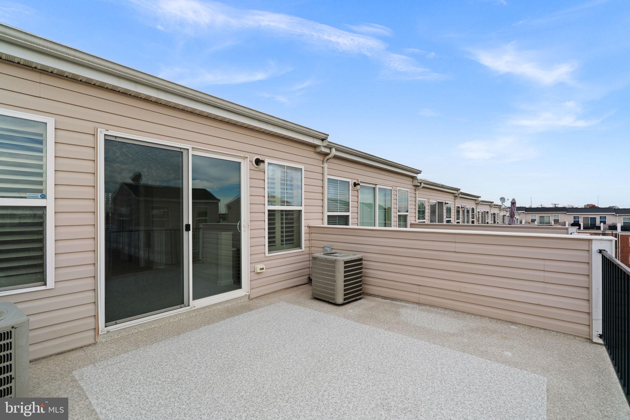 ATHENA SQUARE - Residential