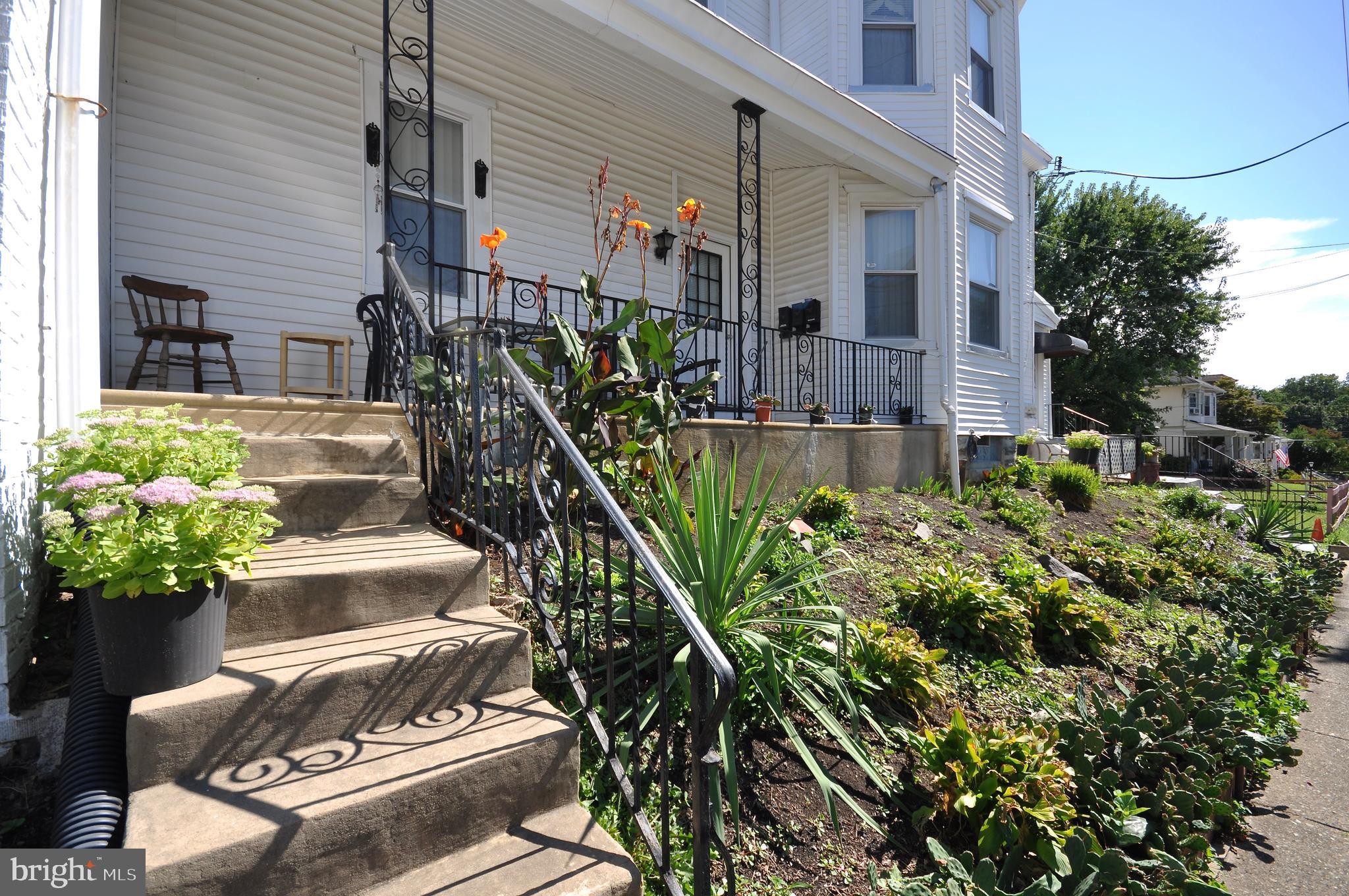 CHELTENHAM VIL - Residential Lease