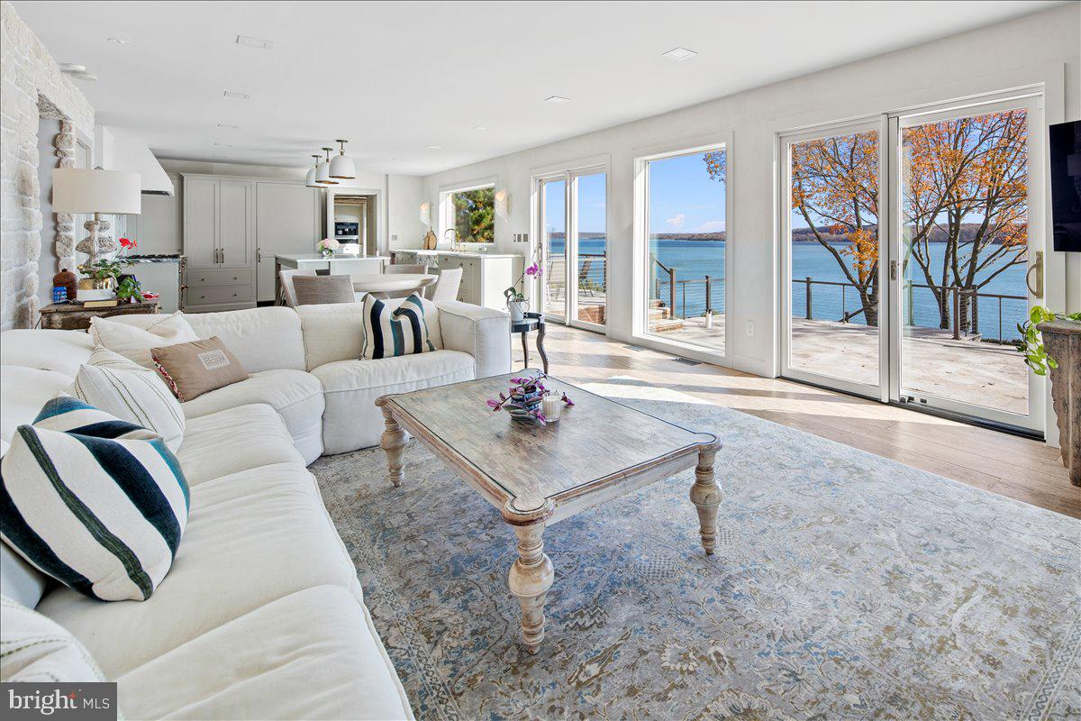 BELLE RIVE - Residential