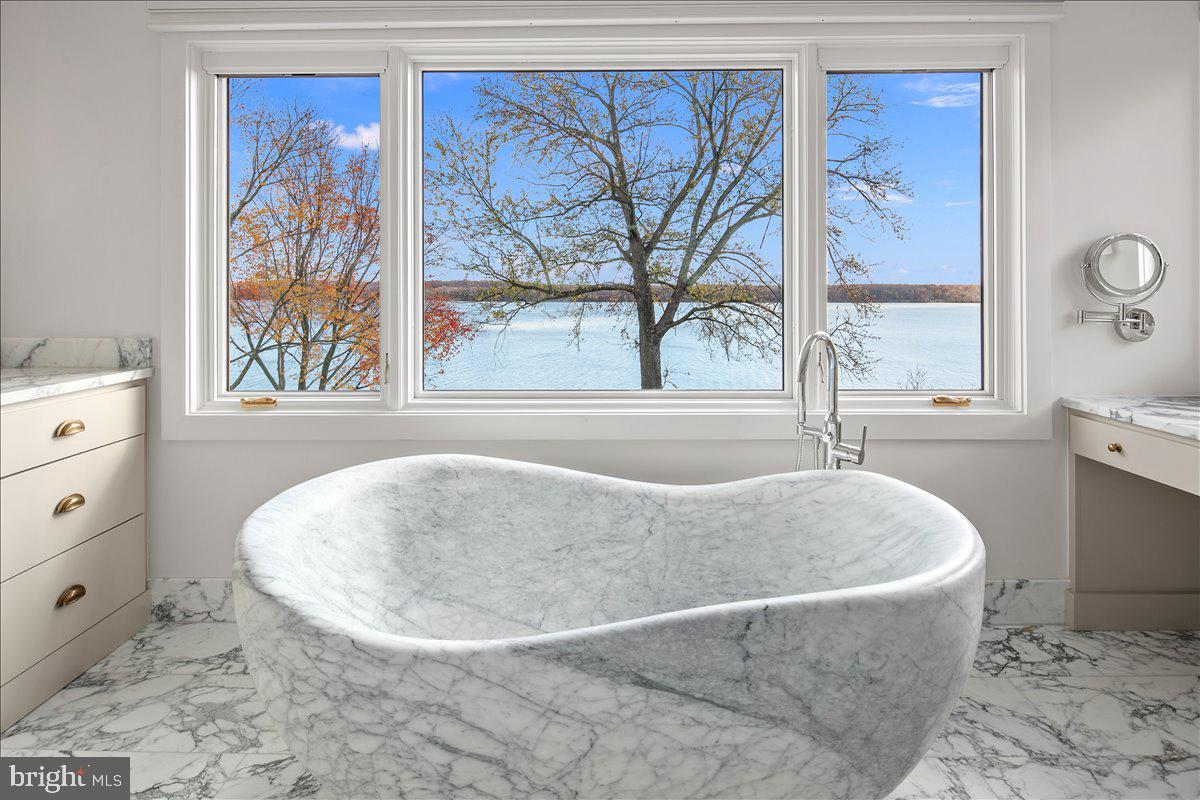 BELLE RIVE - Residential