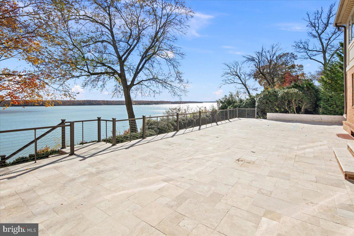 BELLE RIVE - Residential