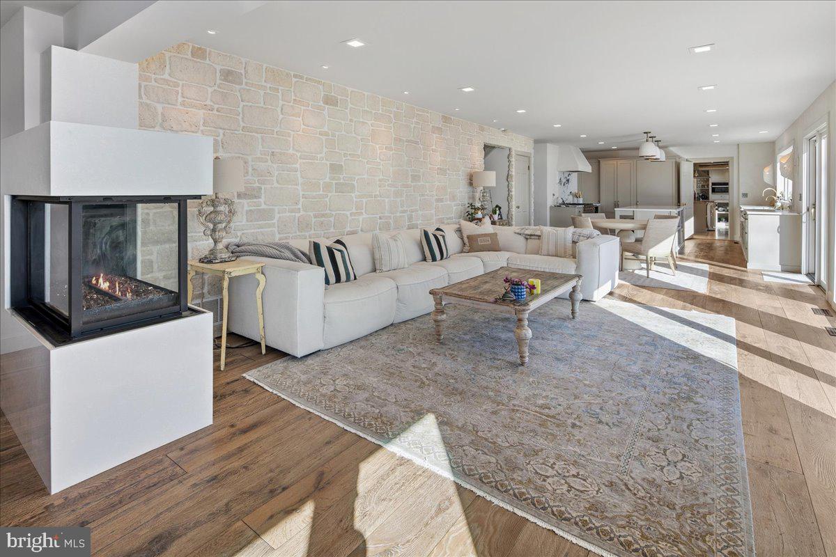 BELLE RIVE - Residential