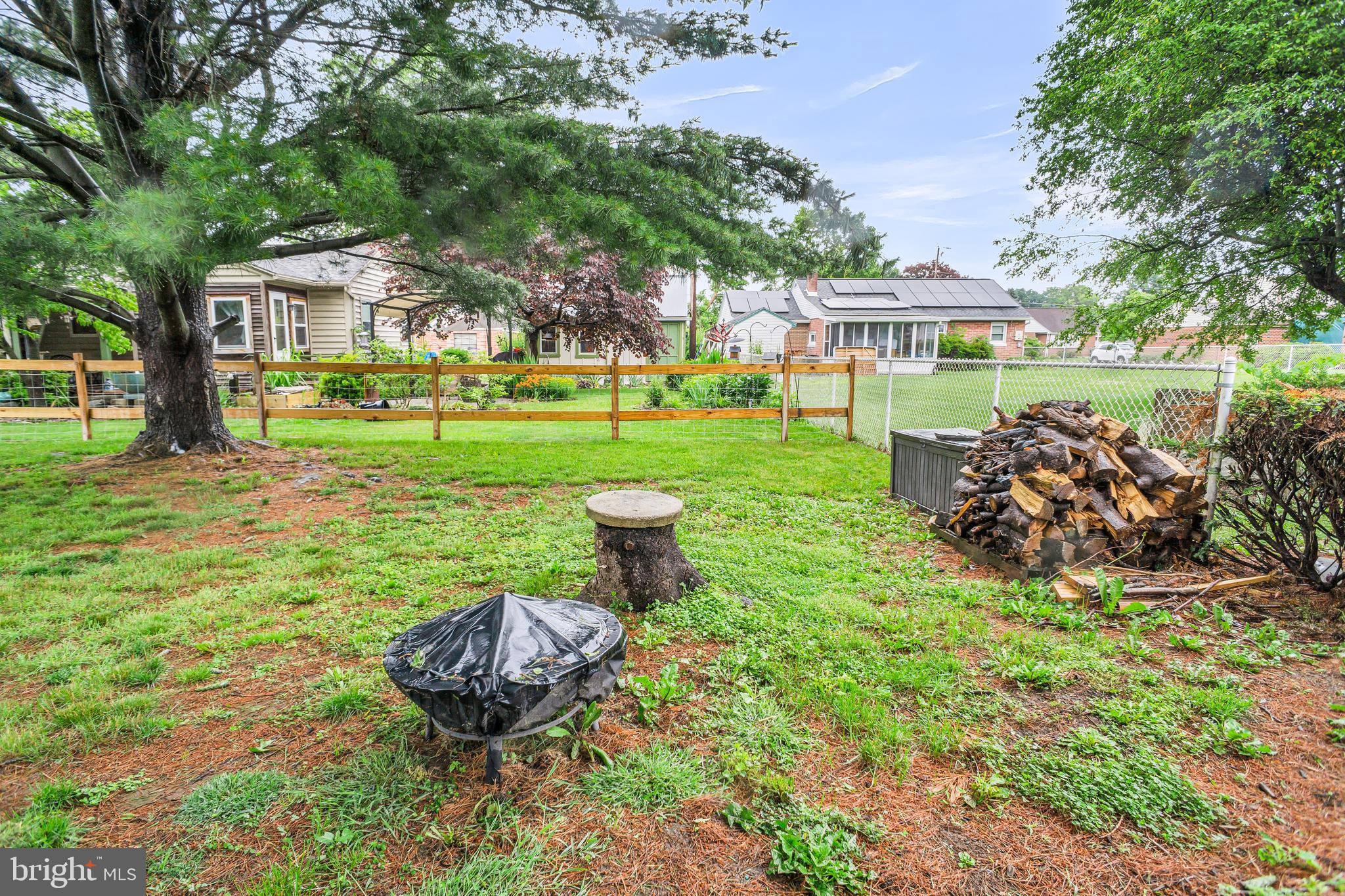 207 N LINDEN STREET
