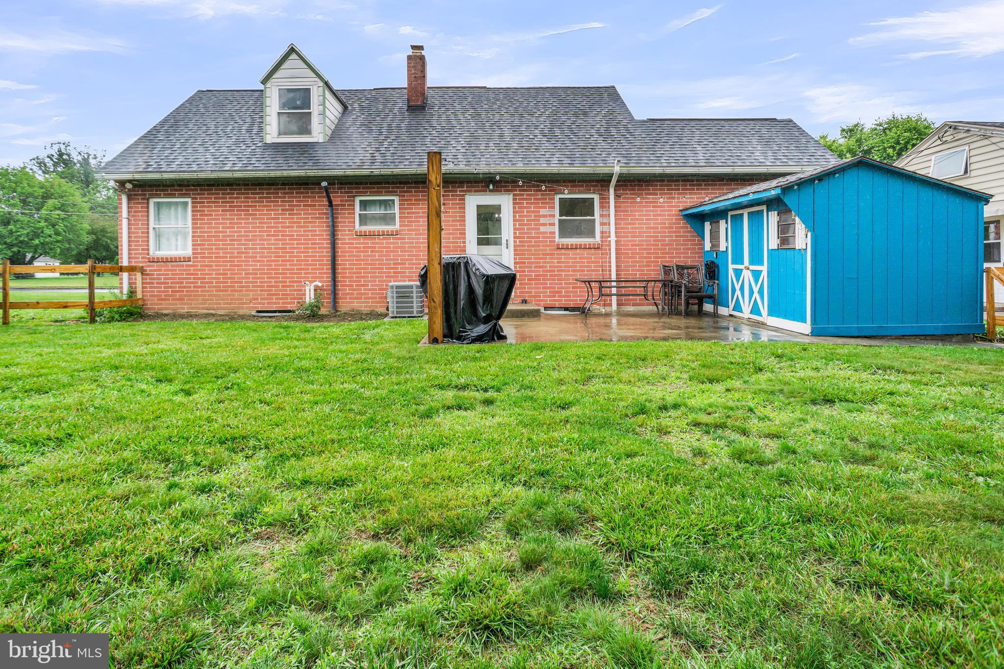 207 N LINDEN STREET