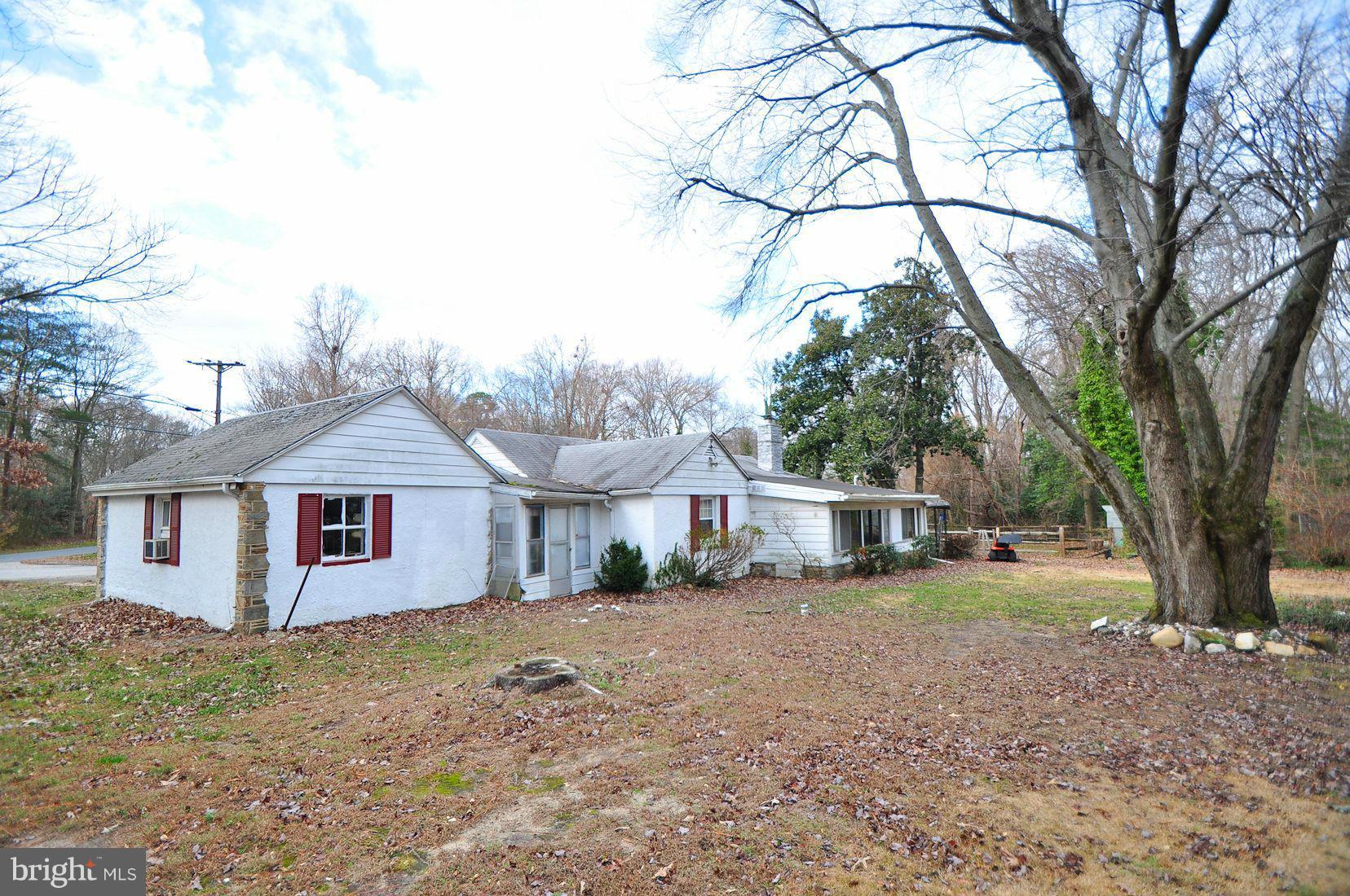 LAUREL ACRES - Residential