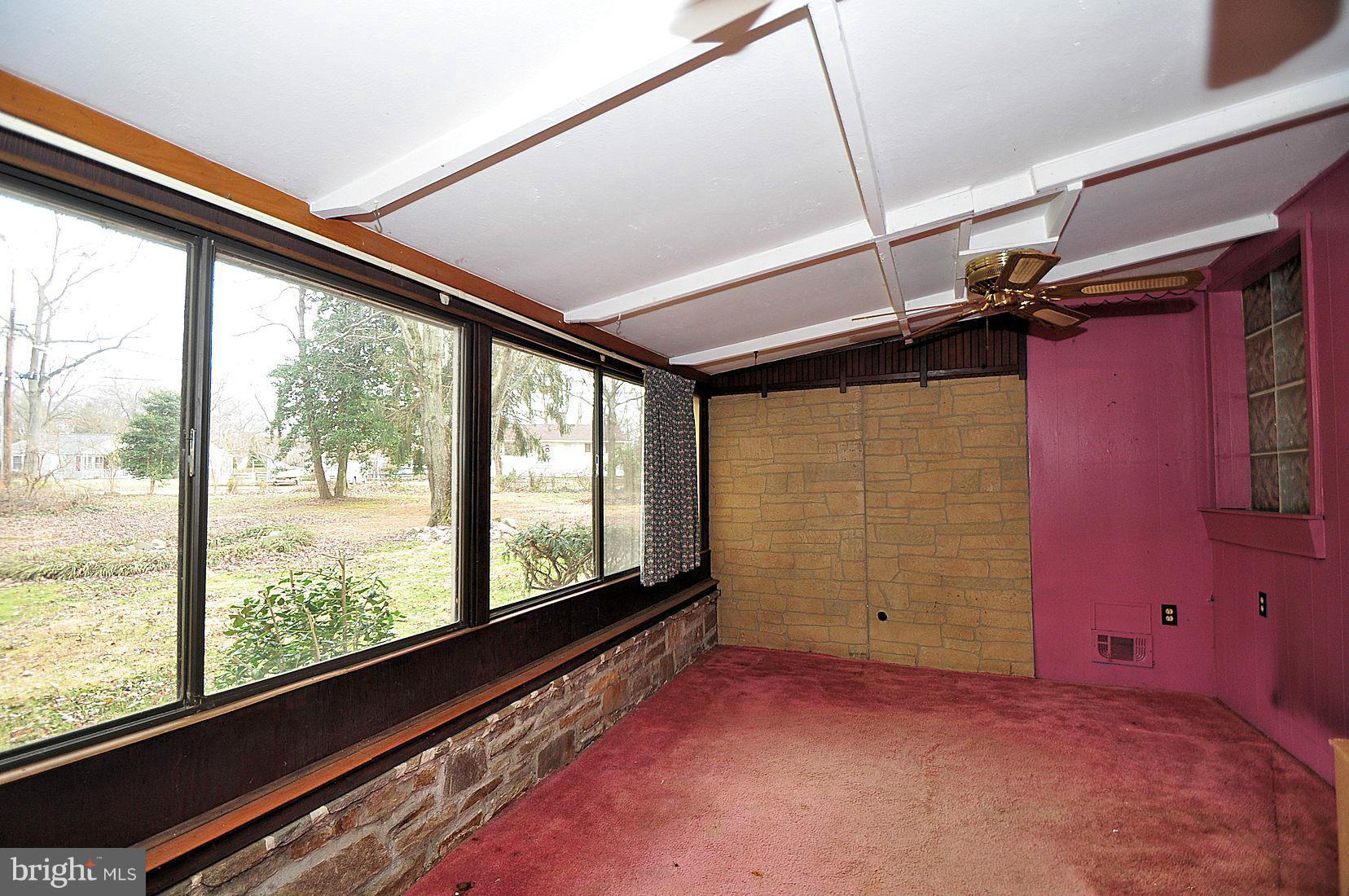 LAUREL ACRES - Residential