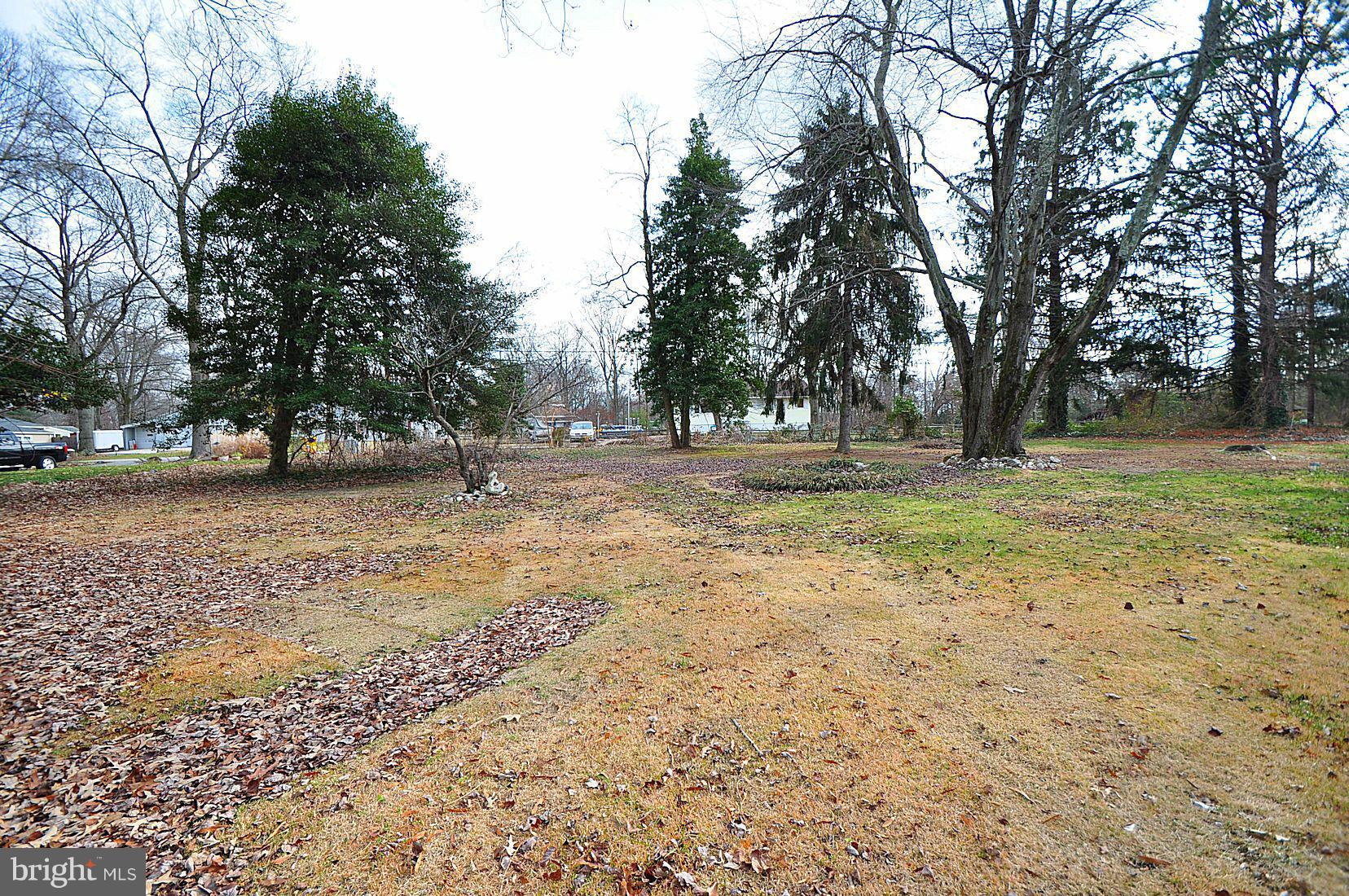 LAUREL ACRES - Residential