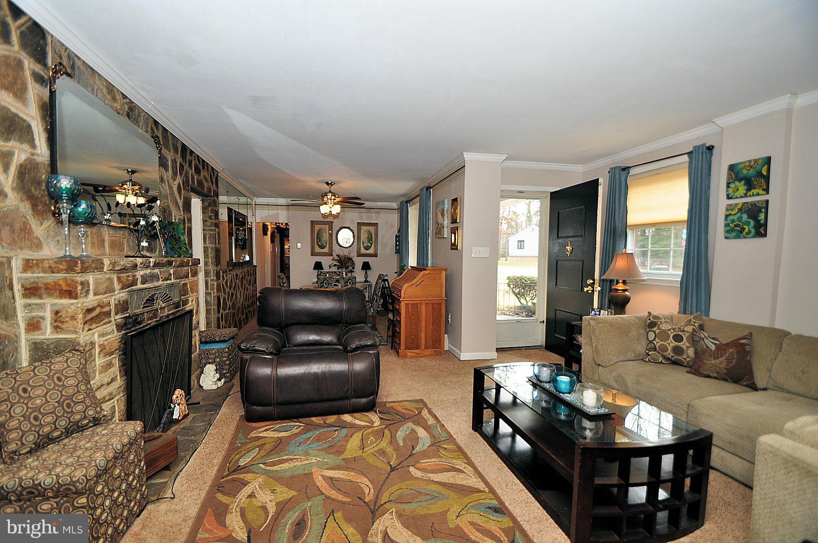 LAUREL ACRES - Residential