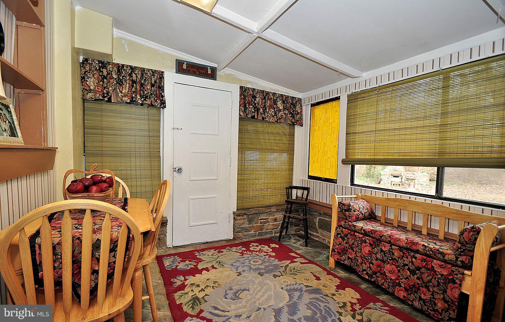 LAUREL ACRES - Residential