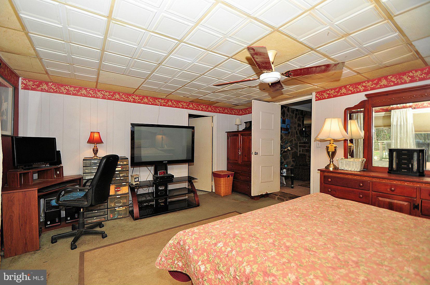 LAUREL ACRES - Residential