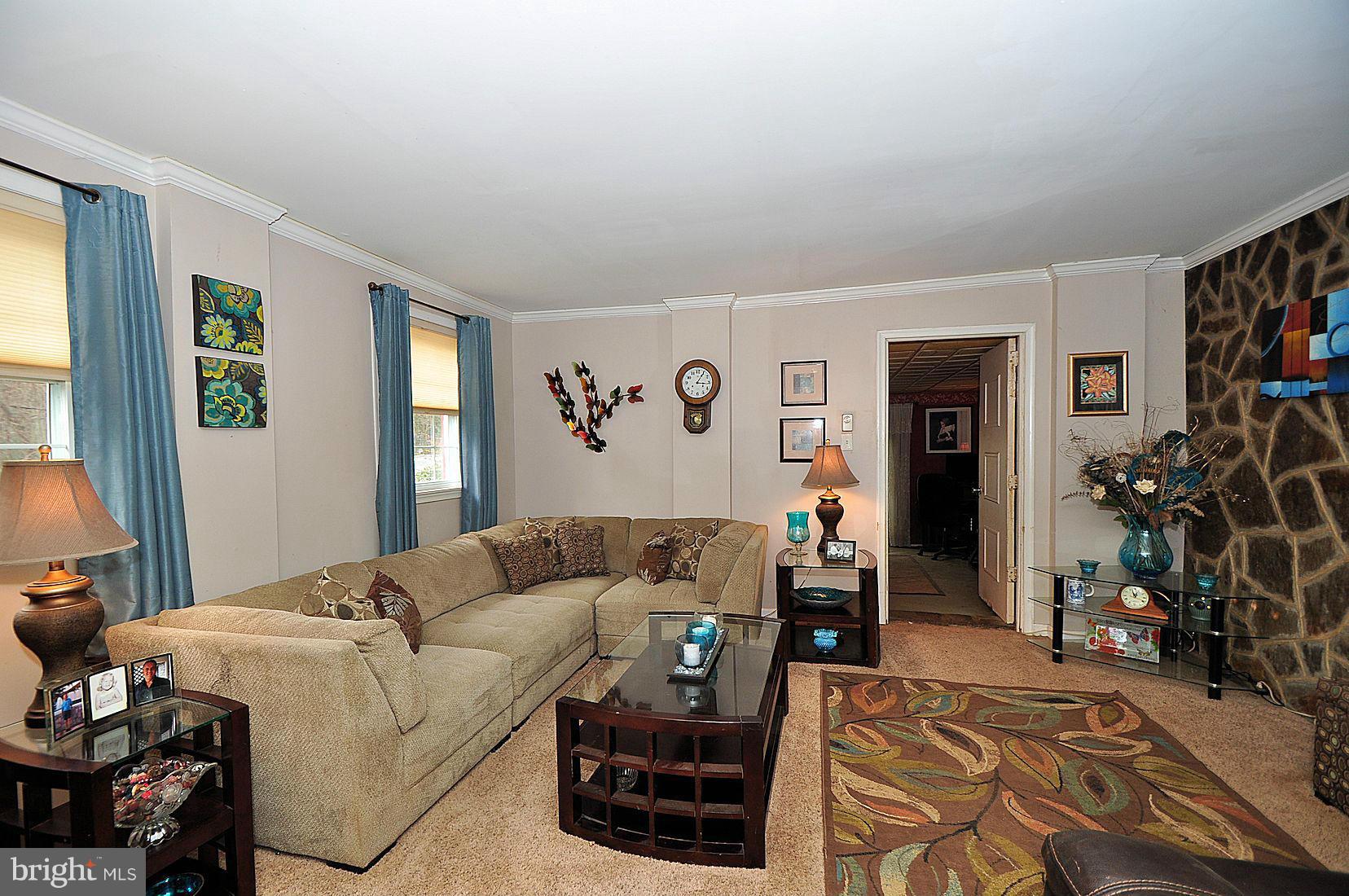 LAUREL ACRES - Residential