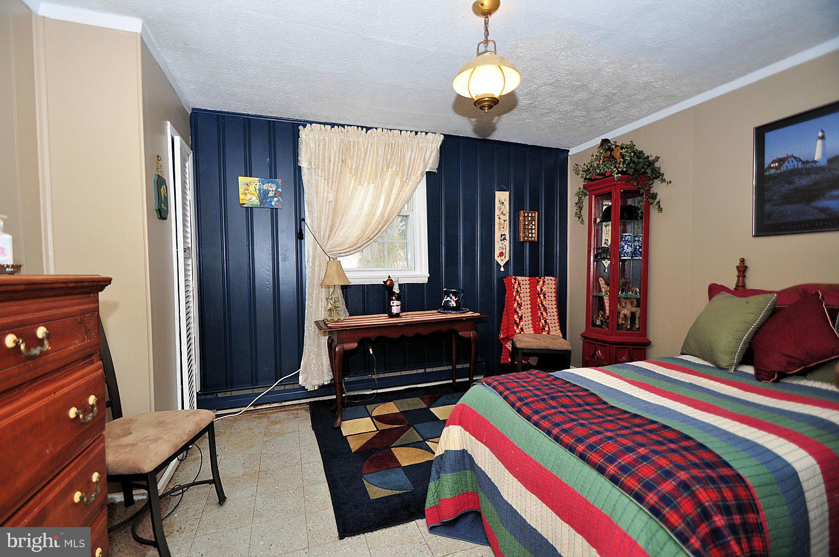 LAUREL ACRES - Residential