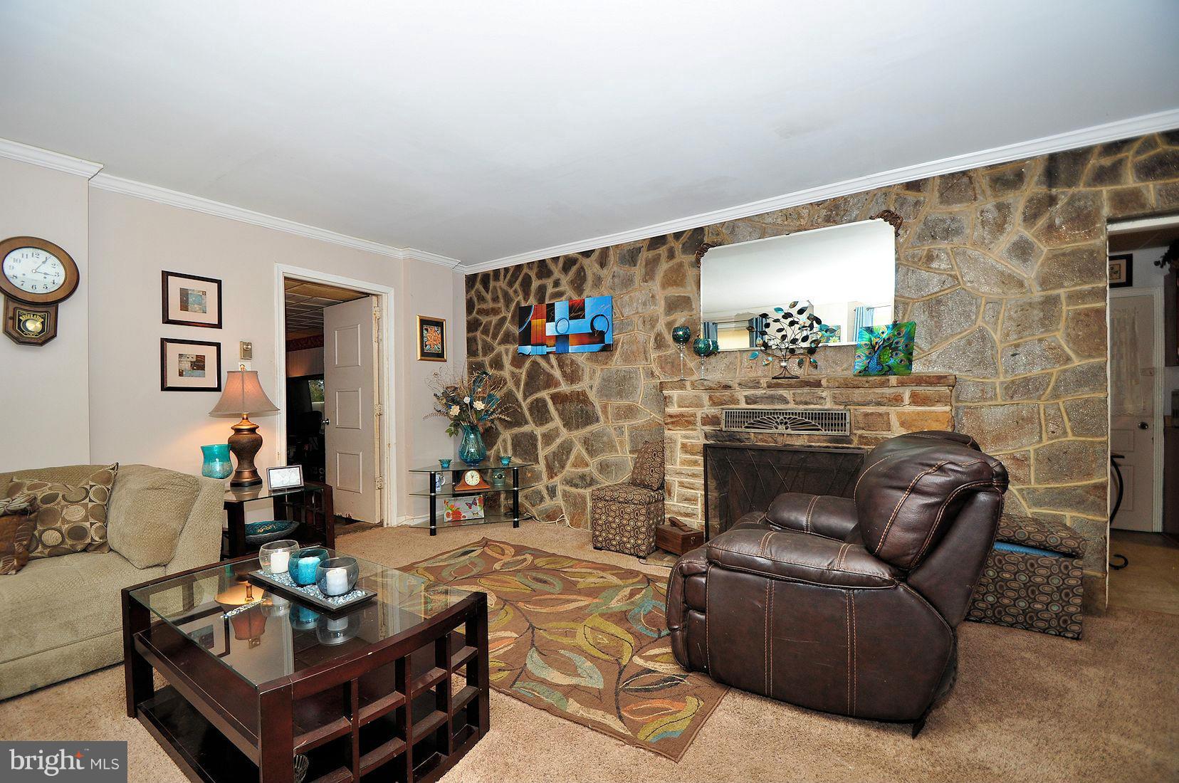 LAUREL ACRES - Residential